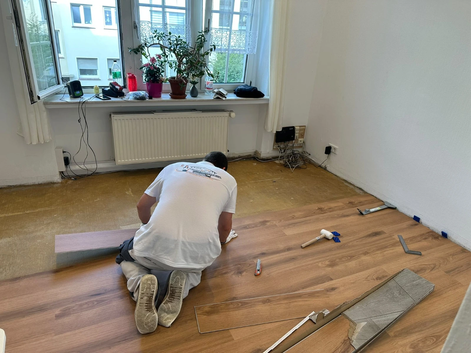 Vorher – Vinyl Bodenbelag verlegen